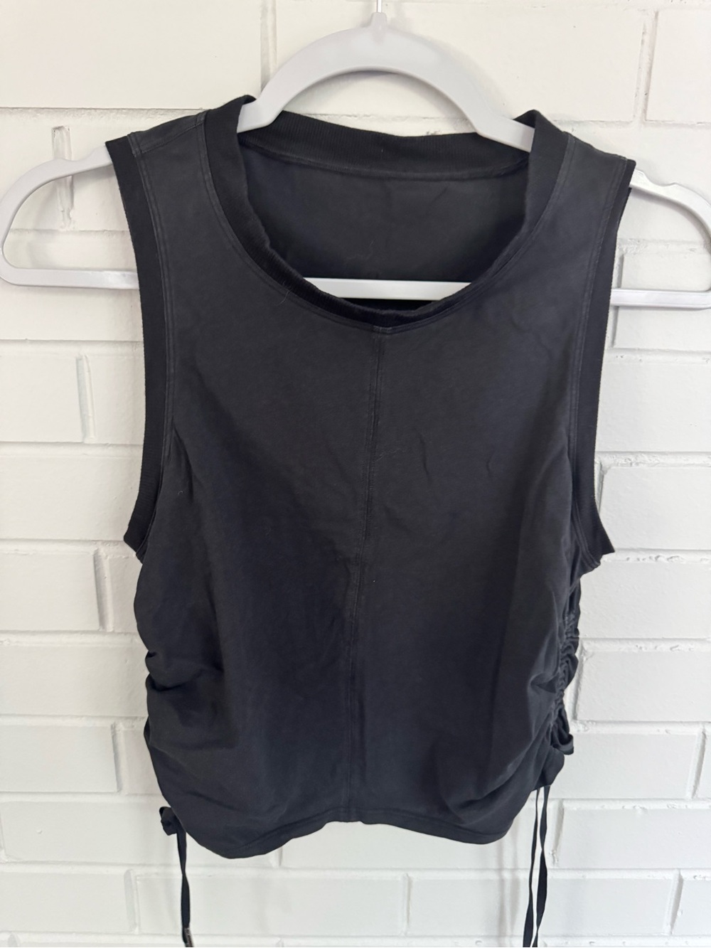 Lululemon bundle of 4 tank tops - Picture 9 of 10